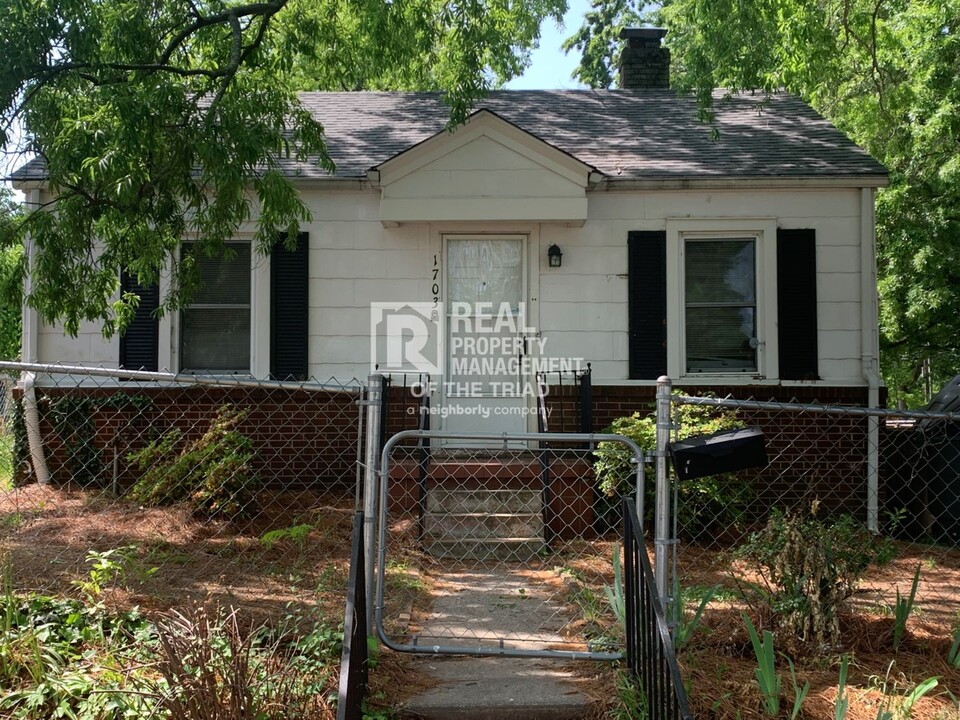 1703 Grove St in Greensboro, NC - Building Photo