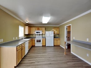 512 Water Wheel Ln in Stansbury Park, UT - Building Photo - Building Photo