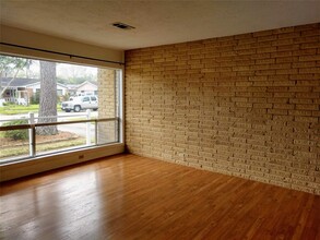 1124 Helen Dr in Deer Park, TX - Building Photo - Building Photo