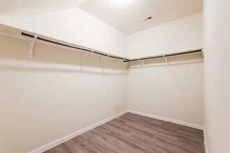 12242 Maura Lane in Houston, TX - Building Photo - Building Photo