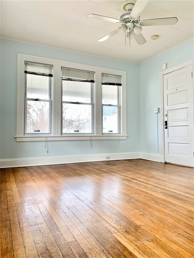 25 Harborview Ave. 1st floor Rentals in Bridgeport, CT