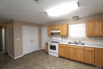 8437 Cherry Ave in Pensacola, FL - Building Photo - Building Photo