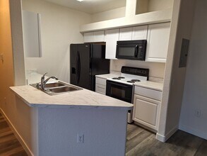 18989 E Warren Dr, Unit G-203 in Aurora, CO - Foto de edificio - Building Photo