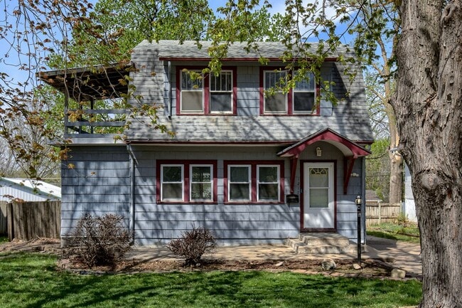 1215 N 10th St in Beatrice, NE - Building Photo - Building Photo