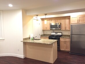 17 Cumberland St, Unit 2 in Boston, MA - Building Photo - Building Photo