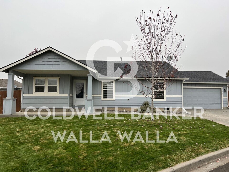 972 Outlook Loop in Walla Walla, WA - Building Photo