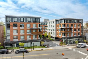 The Metro in Fort Lee, NJ - Building Photo