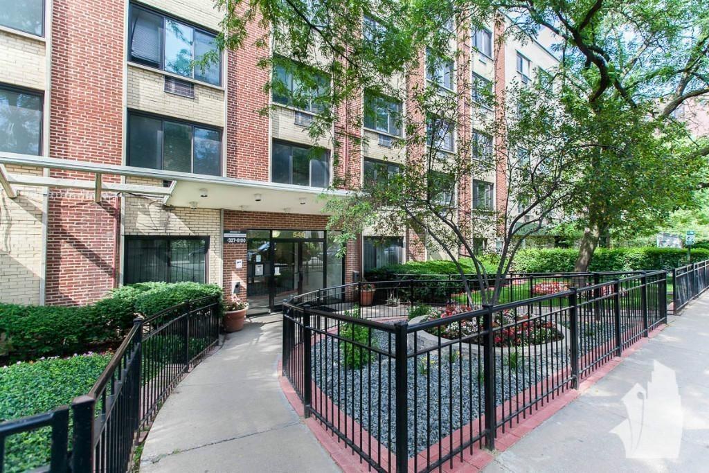 533 W Roscoe St, Unit 540-583 in Chicago, IL - Building Photo