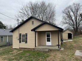 410 Bowen Ave in Glasgow, KY - Building Photo