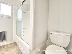 5716 La Mirada Ave, Unit 3 in Los Angeles, CA - Building Photo - Building Photo