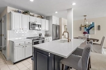 66 Glades Rd in Washington, DC - Foto de edificio - Building Photo