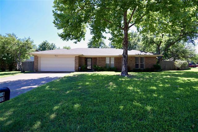 5604 Ember Dr in Arlington, TX - Building Photo