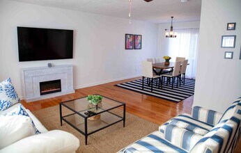 6738 Red Fox Rd in Reynoldsburg, OH - Foto de edificio - Building Photo