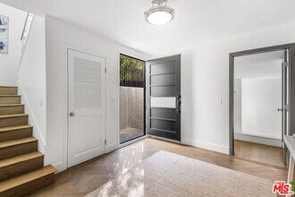 6467 Deep Dell Pl in Los Angeles, CA - Building Photo - Building Photo