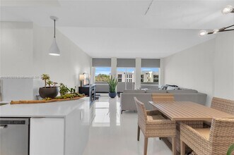 700 Biltmore Way in Coral Gables, FL - Building Photo - Building Photo