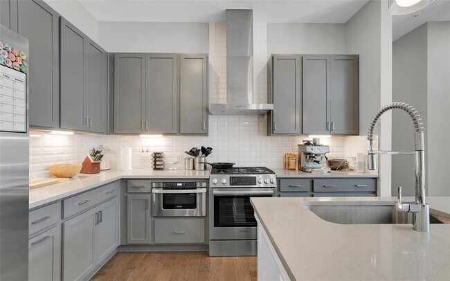 property at 4325 Jackson Ave