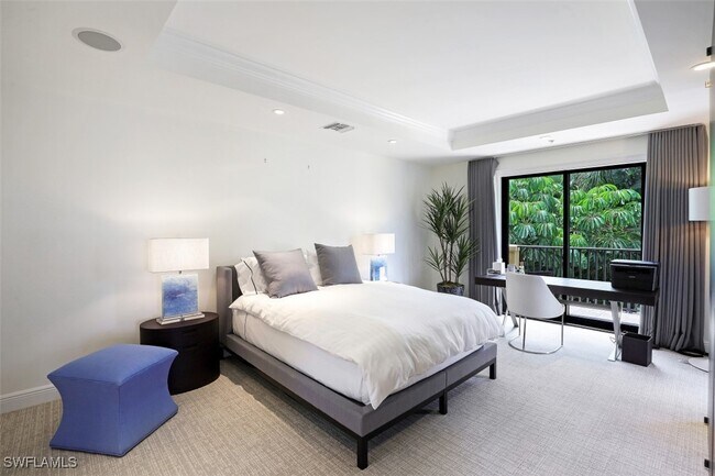 property at 270 5th Ave S