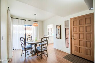 5640 E Bell Rd in Scottsdale, AZ - Building Photo - Building Photo