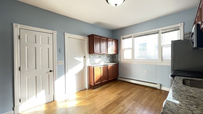 636 Dorchester Ave, Unit 2 in Boston, MA - Building Photo - Building Photo