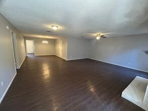 4508 65th St, Unit A in Lubbock, TX - Foto de edificio - Building Photo