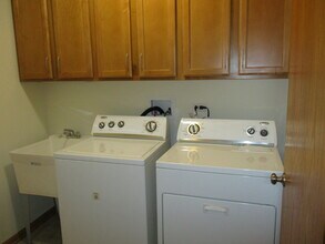 5761 W Higgins Ave in Chicago, IL - Building Photo - Building Photo