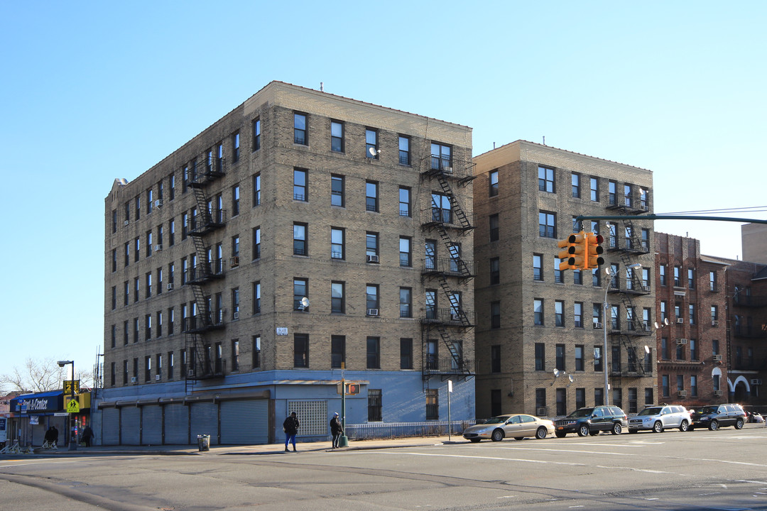 505 Rockaway Pky in Brooklyn, NY - Foto de edificio