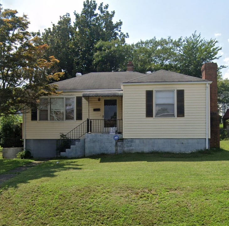 717 Melrose Ave in Danville, VA - Building Photo