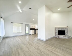 1402 Calais Ct in Euless, TX - Building Photo - Building Photo