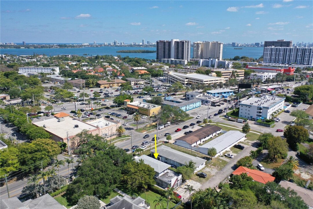 11890 NE 16th Ave in Miami, FL - Building Photo