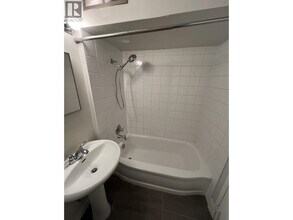 1057 Barclay St in Vancouver, BC - Building Photo - Building Photo