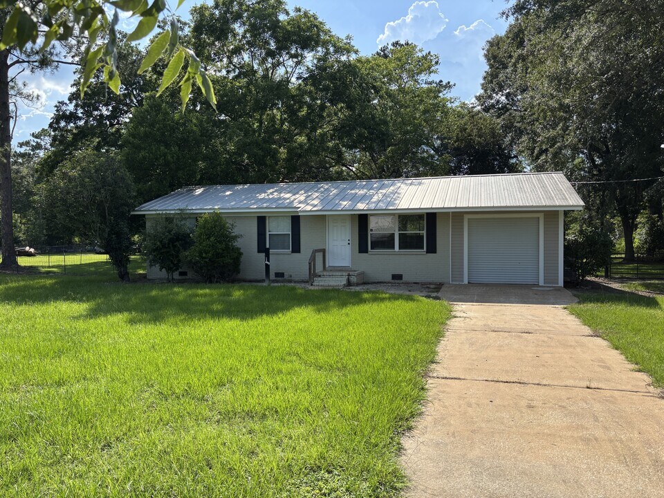 4122 Mt Pleasant Rd in Quincy, FL - Building Photo