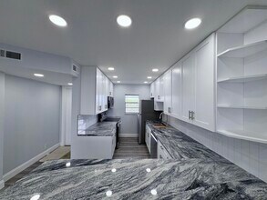 689 NE 6th Ct in Boynton Beach, FL - Building Photo - Building Photo