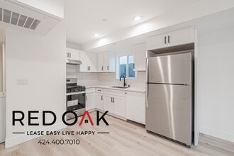 9241 1/2 Firth Blvd in Los Angeles, CA - Building Photo - Building Photo