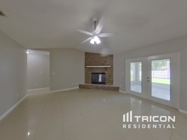2504 Orange Tree Dr in Edgewater, FL - Building Photo - Building Photo