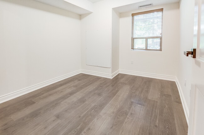 15 Hofstetter Ave in Kitchener, ON - Building Photo - Building Photo