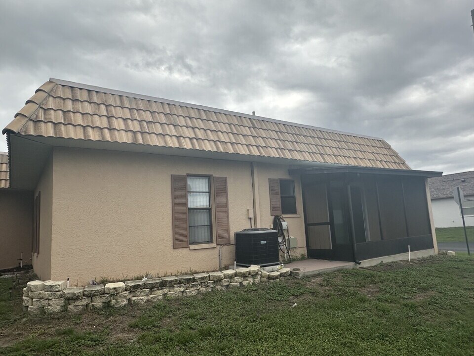 9224 Keyes Pl in New Port Richey, FL - Building Photo