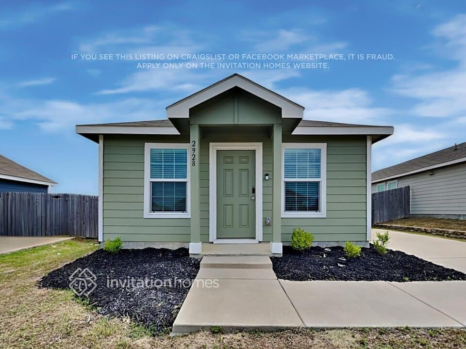 2928 Greenhorn Ave in Crandall, TX - Building Photo