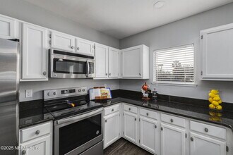1800 The Greens Way in Jacksonville Beach, FL - Building Photo - Building Photo