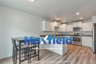 504 Sunpark Ln in Draper, UT - Building Photo - Building Photo