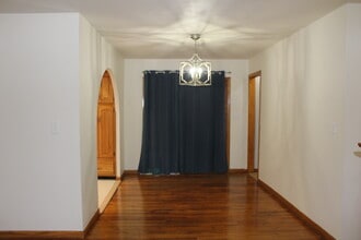 3908 Pleasant Valley Blvd in Rockford, IL - Building Photo - Building Photo