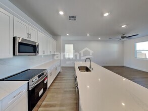 8182 Winterfell Peak Ave in Las Vegas, NV - Building Photo - Building Photo