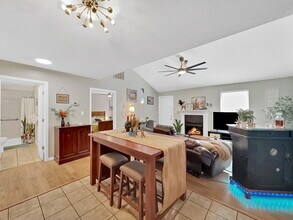 4700 Royal Prince Way in Knoxville, TN - Foto de edificio - Building Photo