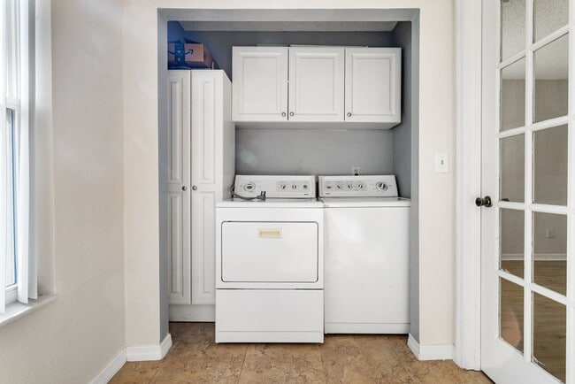 5773 Gatlin Ave in Orlando, FL - Building Photo - Building Photo