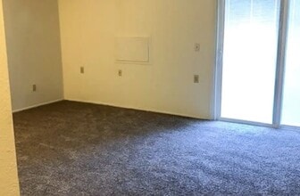 100 W Mill Pond in Brooklyn, MI - Building Photo - Building Photo