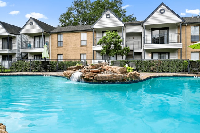 Elm Creek Apartments in Kingwood, TX - Foto de edificio - Building Photo