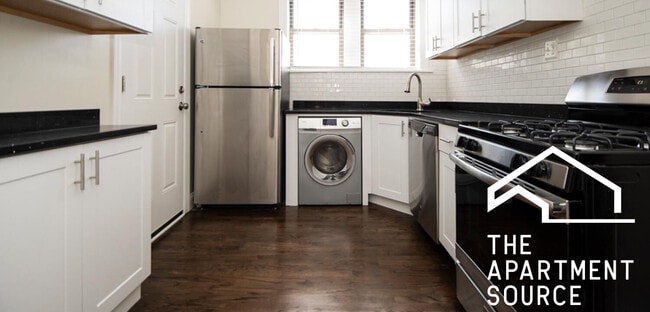 property at 3815 N Greenview Ave