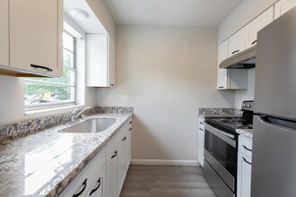 4251 SW 21st Pl in Gainesville, FL - Building Photo - Building Photo