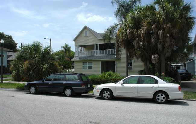 736 7th Ave N in St. Petersburg, FL - Building Photo - Building Photo