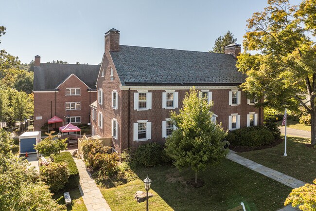 25 Main St