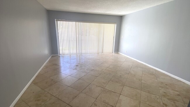 618 NW 13th St, Unit 12 in Boca Raton, FL - Building Photo - Building Photo